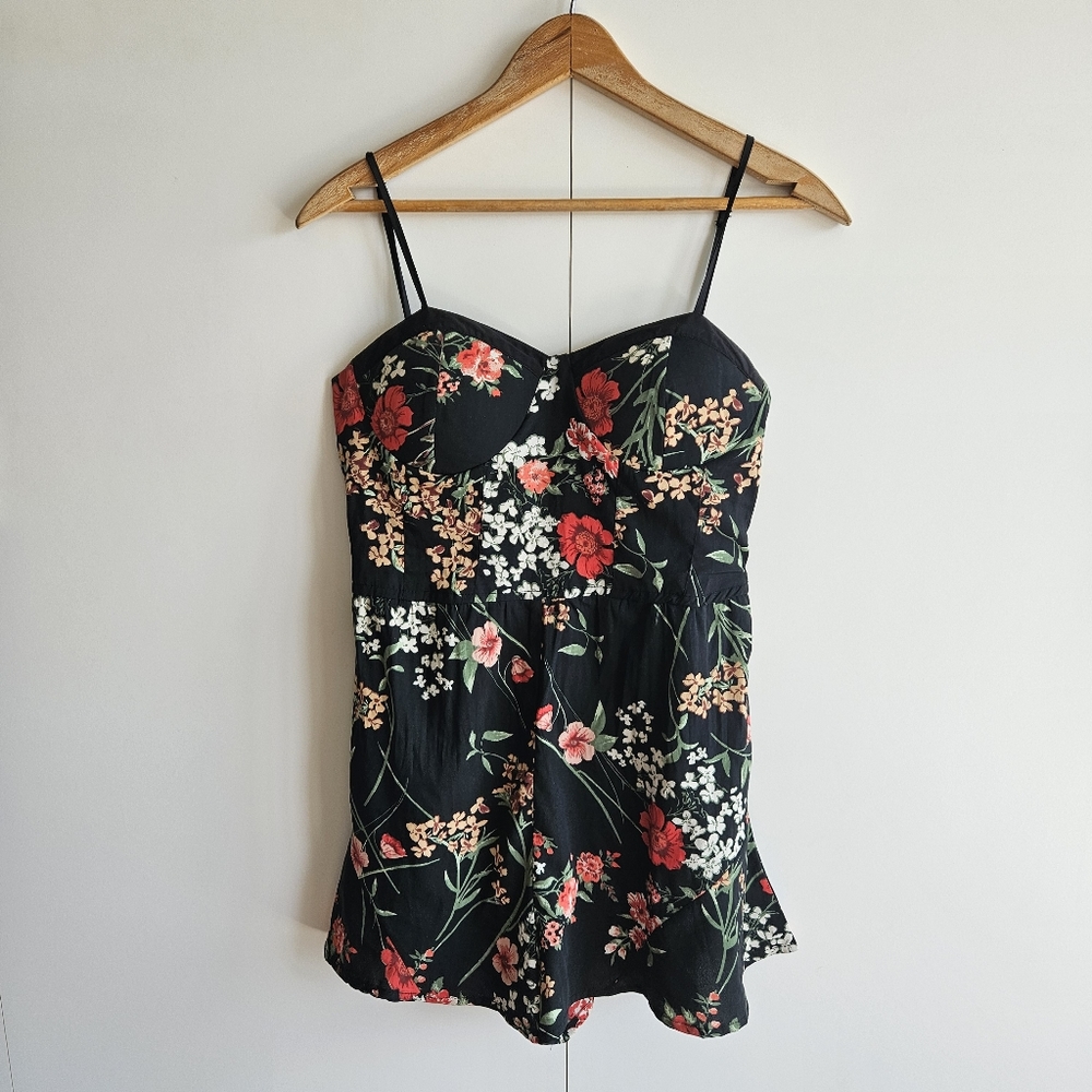 BAND OF GYPSIES S Floral Shorts Romper Size Small